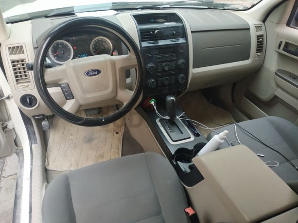 ford-escape-v6-44-cruise-control-alloy-wheels-indian-owner-big-5