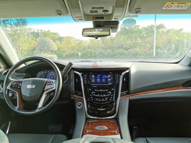 2017-escalade-premium-under-warranty-big-3