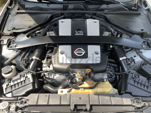 2013-nissan-370z-gcc-only-81000km-big-0