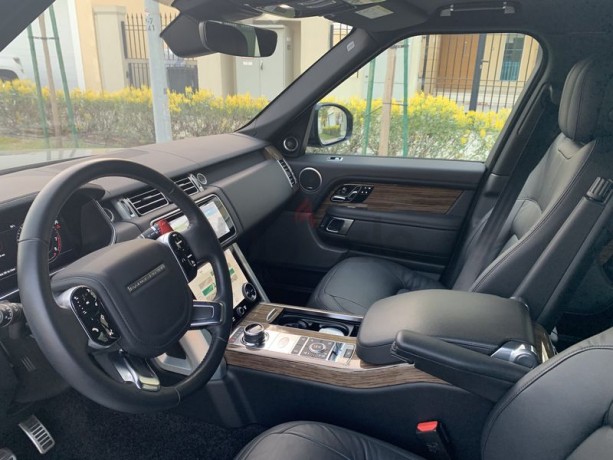 range-vouge-2019-5-years-warranty-and-contract-service-and-electric-side-steps-gcc-big-2