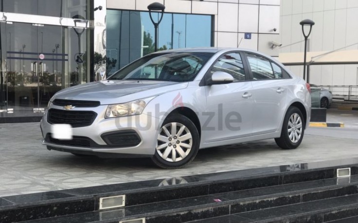 cruze-18-2016-gcc-original-paint-low-mileage-brand-new-big-9