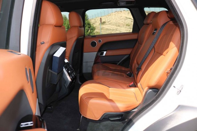 range-rover-sport-hse-v6-with-warranty-and-service-package-till-2022-big-4