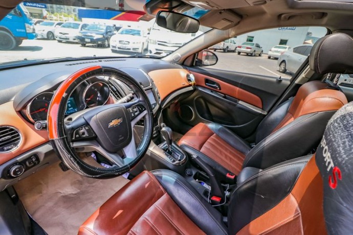 inspected-car-2016-chevrolet-cruze-lt-18l-full-chevrolet-service-history-warranty-gcc-specs-big-9