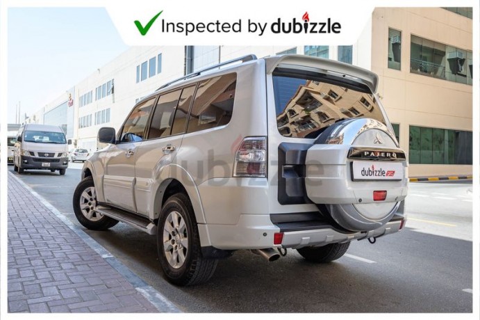 aed745month-2014-mitsubishi-pajero-gls-35l-full-service-history-7-seater-gcc-specs-big-9