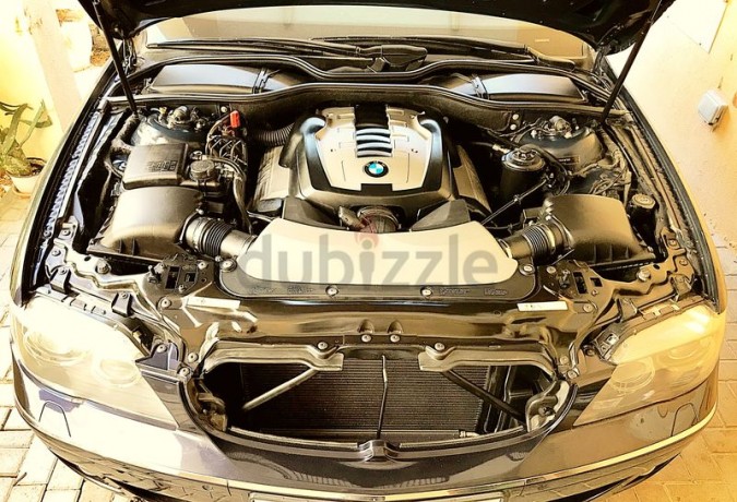 low-mileage-gcc-750li-mint-condition-big-4