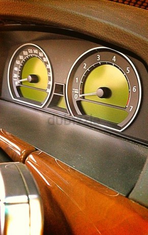low-mileage-gcc-750li-mint-condition-big-1