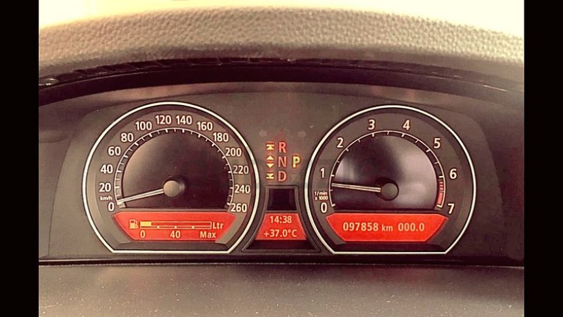low-mileage-gcc-750li-mint-condition-big-0