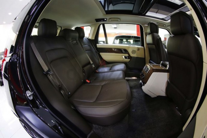 2020-brand-new-vogue-lwb-with-svo-body-kit-i-22-inch-rims-i-best-deal-big-3