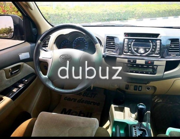 toyota-fortuner-sr5-very-low-mileage-like-new-2012-gcc-big-6