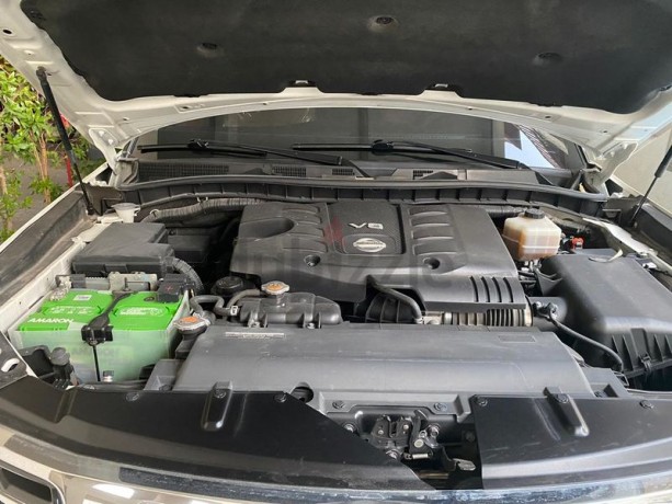 first-owner-accedent-free-77000-km-platinum-400-hp-big-2