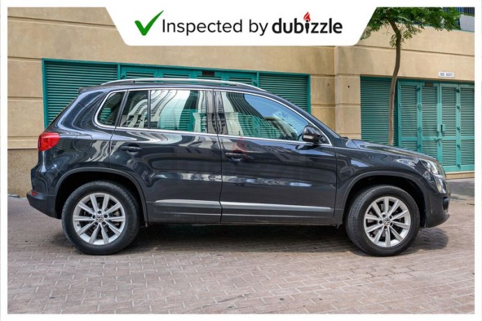 aed1049month-2015-volkswagen-tiguan-20l-full-volkswagen-service-history-gcc-specs-big-9