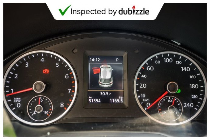aed1049month-2015-volkswagen-tiguan-20l-full-volkswagen-service-history-gcc-specs-big-0