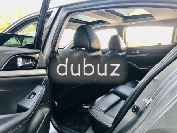 original-paint-nissan-maxima-model-2018-gcc-specs-sunroof-camera-navigation-big-14