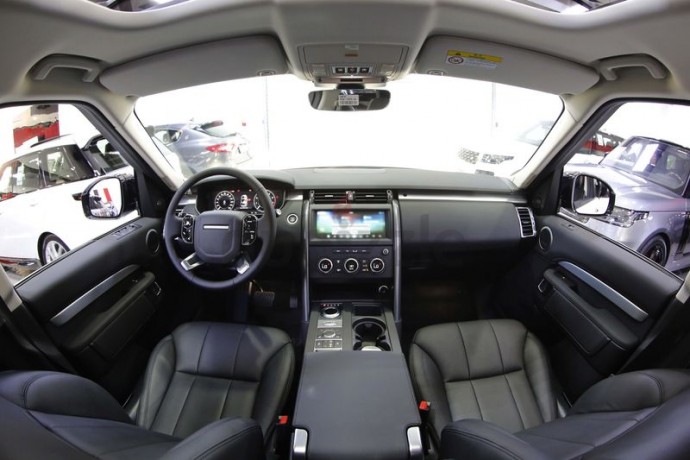 2020-land-rover-discovery-landmark-edition-exterior-styling-i-park-pack-i-meridian-speakers-big-5