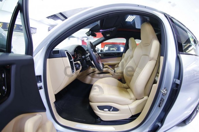 2020-brand-new-porsche-cayenne-coupe-22-inch-wheels-i-gcc-i-under-warranty-big-9