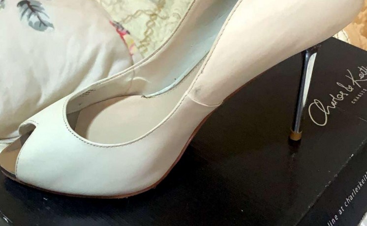 4-pairs-of-shoes-only-150-big-0