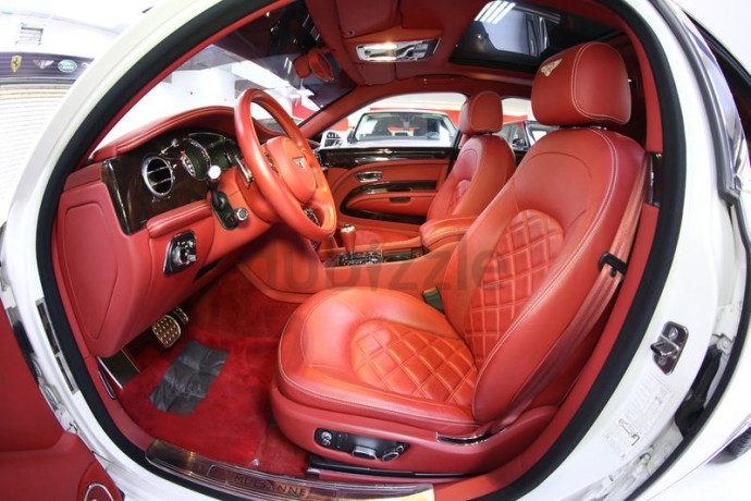 2016-mulsanne-speed-fully-loaded-gcc-fsh-refrigerator-i-diamond-stitch-i-luxury-compartment-big-16
