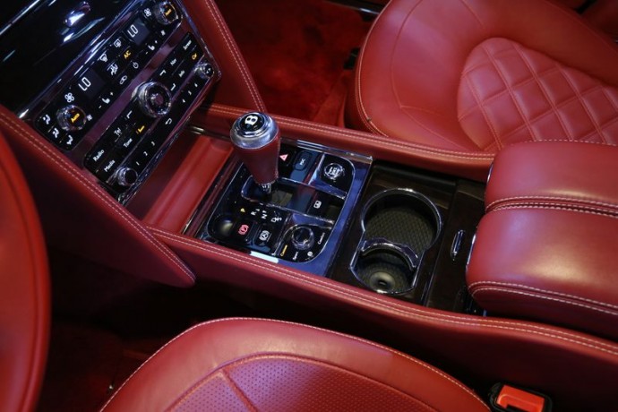 2016-mulsanne-speed-fully-loaded-gcc-fsh-refrigerator-i-diamond-stitch-i-luxury-compartment-big-14