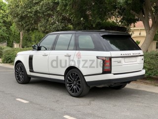 
                            
                            Range Rover Vogue SE Black Edition
                            
                        