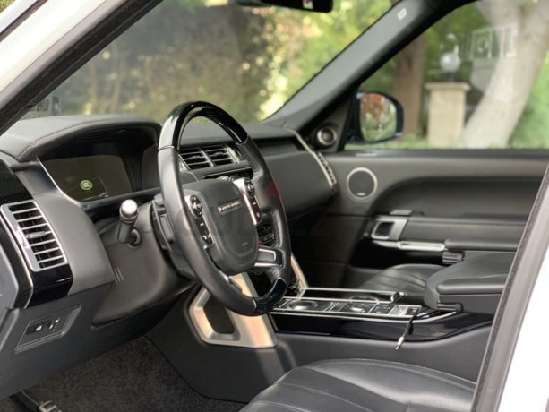 range-rover-vogue-se-black-edition-big-1
