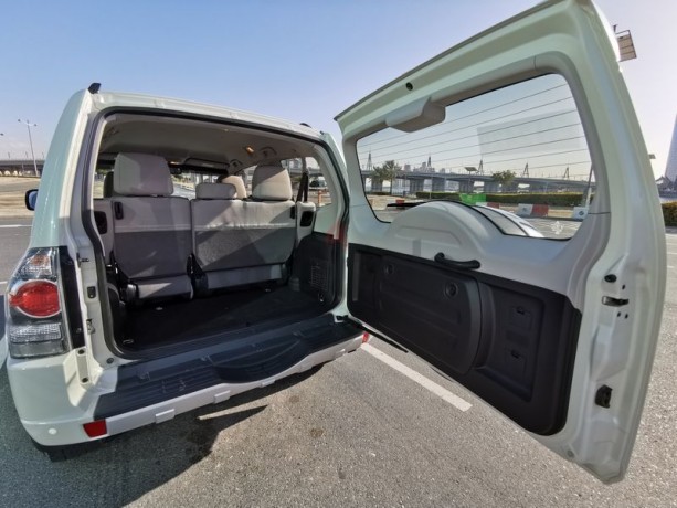 2011-mitsubishi-pajero-gls-3-doors-perfect-condition-with-low-mileage-big-6