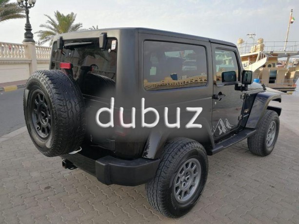 jeep-wrangler-sahara-2016-very-clean-big-3