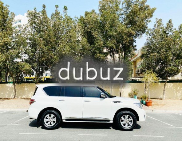 nissan-patrol-se-2011-320hp-v8-gcc-cruise-control-sunroof-fabric-seats-big-2