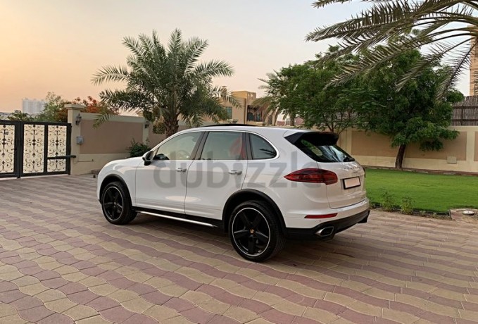gcc-2017-porsche-cayenne-36-v6-sport-chrono-package-excellent-condition-big-14