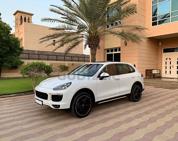 gcc-2017-porsche-cayenne-36-v6-sport-chrono-package-excellent-condition-big-13