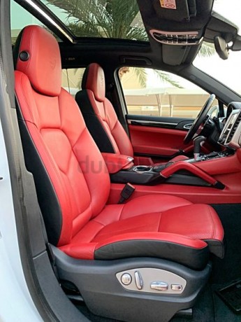 gcc-2017-porsche-cayenne-36-v6-sport-chrono-package-excellent-condition-big-9