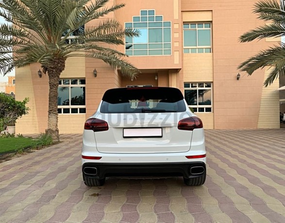 gcc-2017-porsche-cayenne-36-v6-sport-chrono-package-excellent-condition-big-3