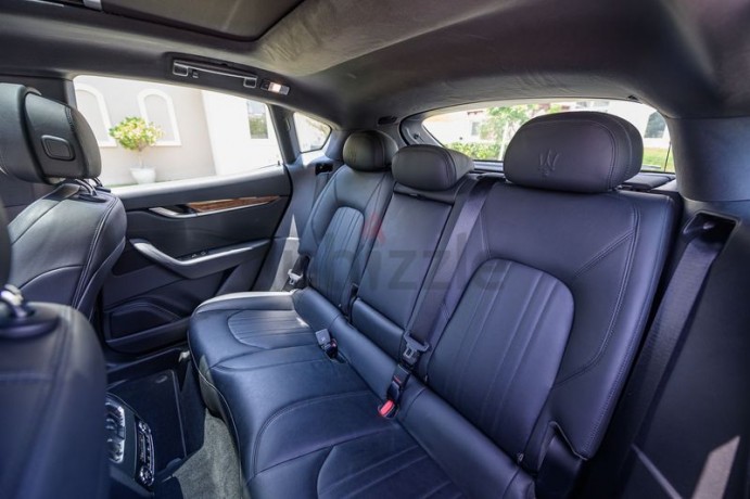 aed3221month-2017-maserati-levante-sq4-30l-full-maserati-service-history-warranty-service-big-3