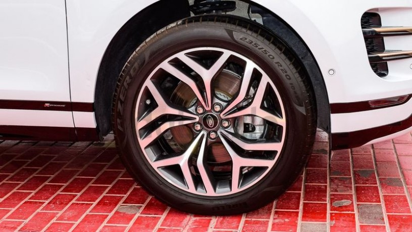 super-clean-land-rover-evoque-p250-hse-2020-gcc-specs-under-warranty-service-contract-full-service-big-3