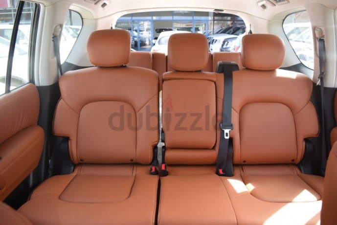 nissan-patrol-v8-titanuim-400hp-gcc-3-years-local-delar-warranty-big-12