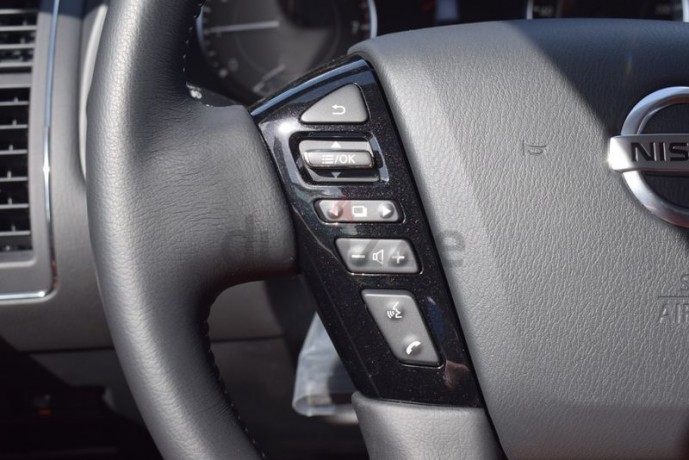 nissan-patrol-v8-titanuim-400hp-gcc-3-years-local-delar-warranty-big-2
