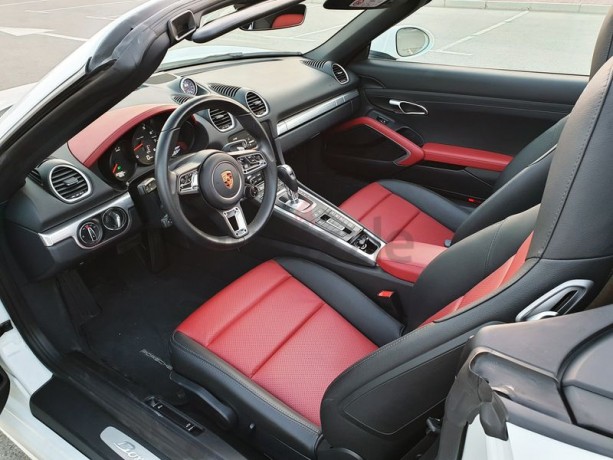porsche-718-boxter-2017-gcc-with-warranty-and-fsh-big-5