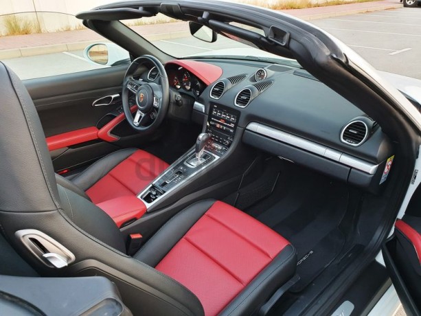 porsche-718-boxter-2017-gcc-with-warranty-and-fsh-big-4