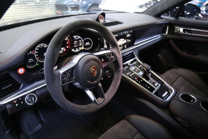 brand-new-2019-porsche-panamera-gts-gcc-specs-in-alcantara-and-sport-chrono-package-under-warranty-big-13