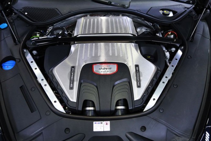 brand-new-2019-porsche-panamera-gts-gcc-specs-in-alcantara-and-sport-chrono-package-under-warranty-big-3