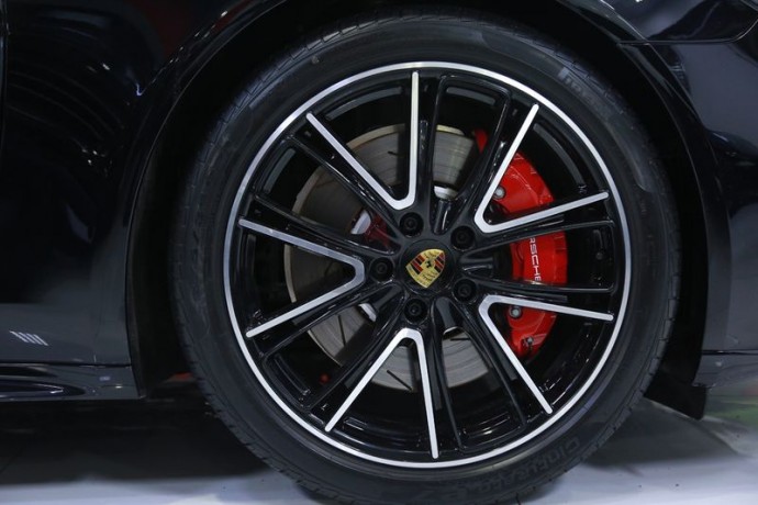 brand-new-2019-porsche-panamera-gts-gcc-specs-in-alcantara-and-sport-chrono-package-under-warranty-big-2