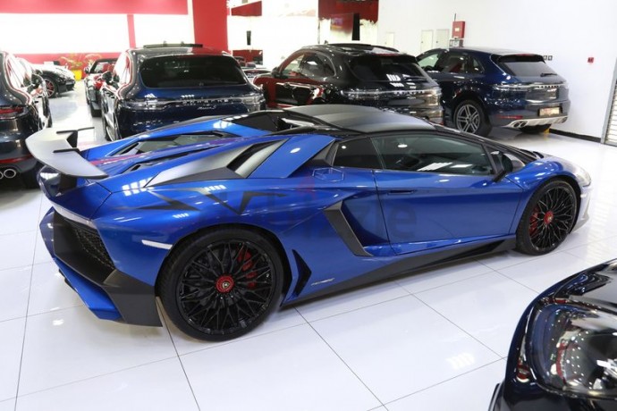 brand-new-2017-lamborghini-aventador-sv-lp750-4-v12-gcc-specs-big-2
