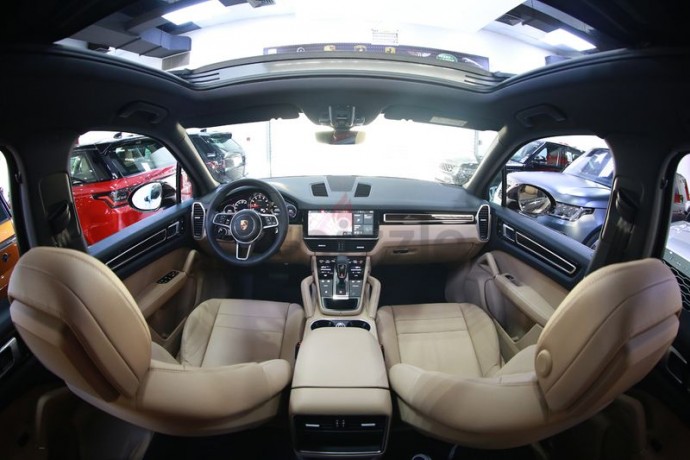 brand-new-2019-porsche-cayenne-gcc-specs-under-warranty-best-offer-big-7
