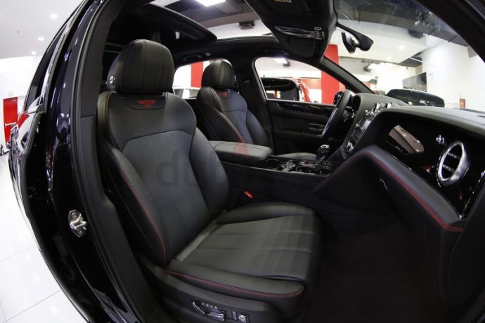 2020-brand-new-bentley-bentayga-v8-black-edition-under-warranty-big-0