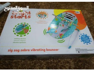 
                        هزازة مع مقعد وسرير لاأطفال مع العابها جديدة من babyshop centerpoint                                            