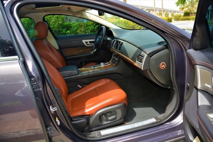 xf-v8-supercharged-10th-june-expat-owned-big-2