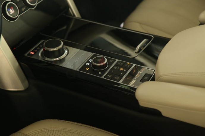 2016-range-rover-vogue-se-supercharged-ivory-interior-i-sva-front-grille-i-warranty-until-2021-big-2
