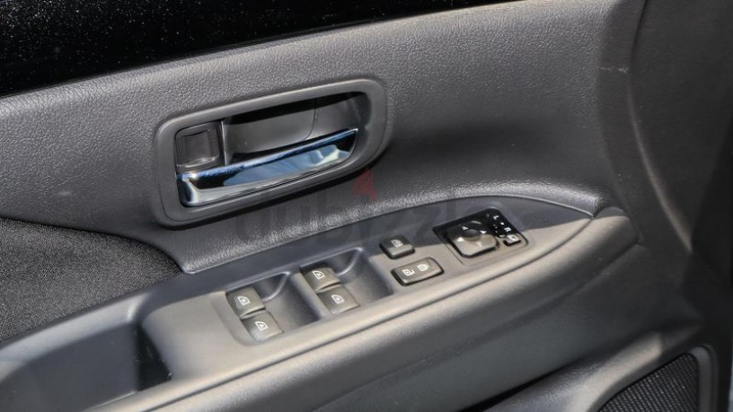 mitsubishi-outlander-24-automatic-4wd-5-year-warranty-at-72000-aed-big-2