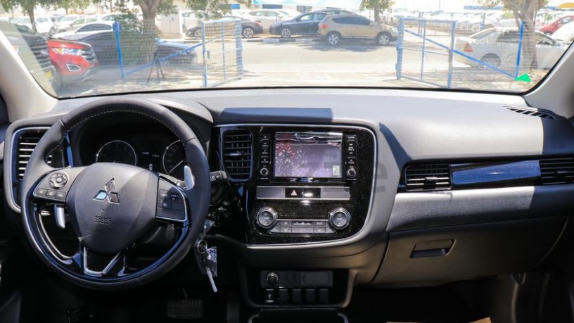 mitsubishi-outlander-24-automatic-4wd-5-year-warranty-at-72000-aed-big-1