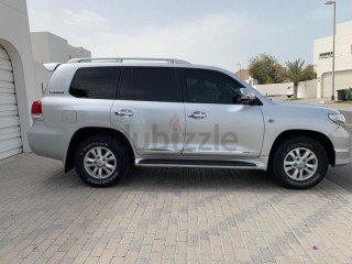 
                            
                            TOYOTA LAND CRUISER 2011 FULL OPTION GCC SPECS FULL SERVICE HISTORY SINGLE OWNER NEAT CLEAN CAR
                            
                        
