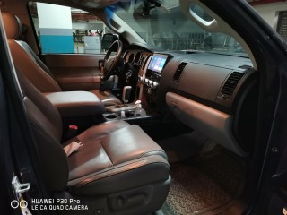 
                            
                            Toyota Sequoia 2009 full options agency maintenance
                            
                        